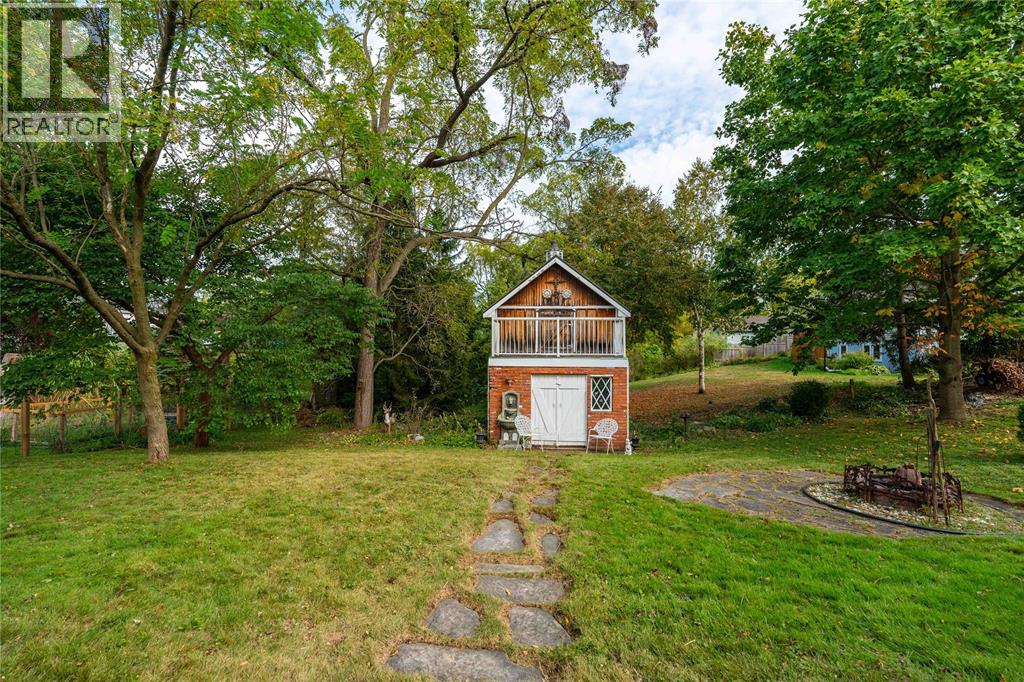 438 Emmeline STREET - 28