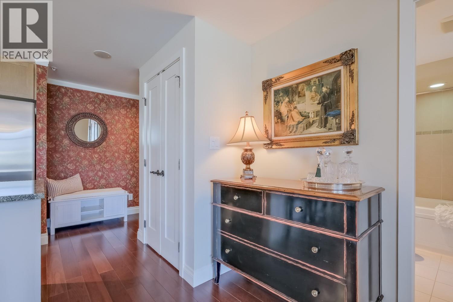 #1007 160 LAKESHORE Drive - 4