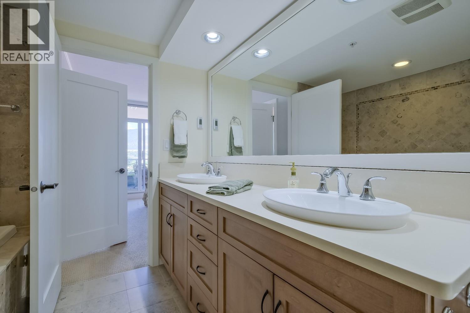 #1007 160 LAKESHORE Drive - 29