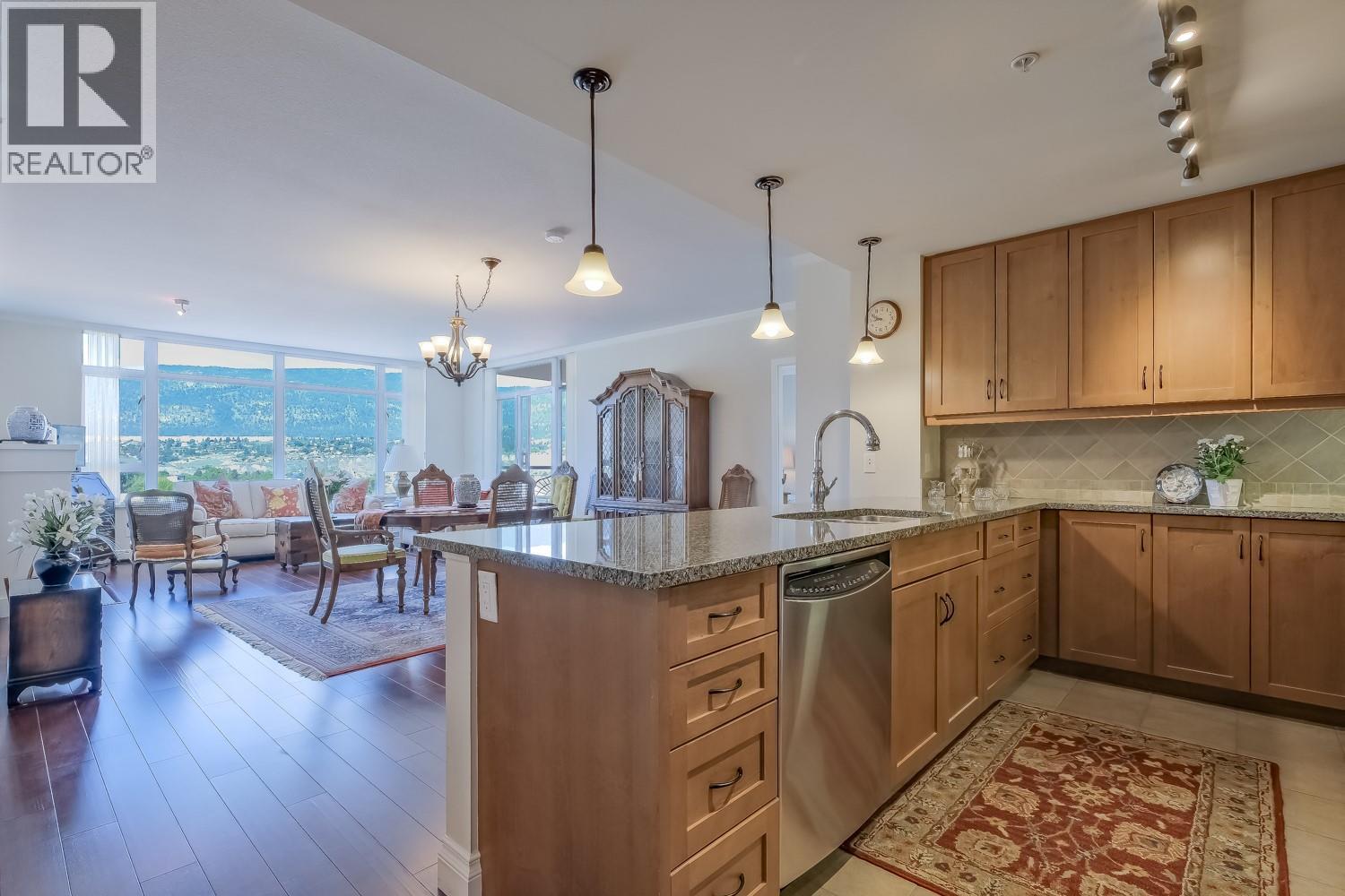 #1007 160 LAKESHORE Drive - 5