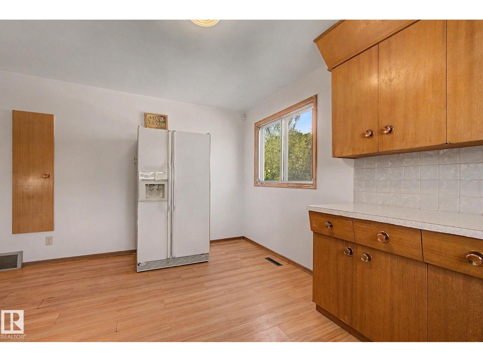 5103 54 AV — photo 12