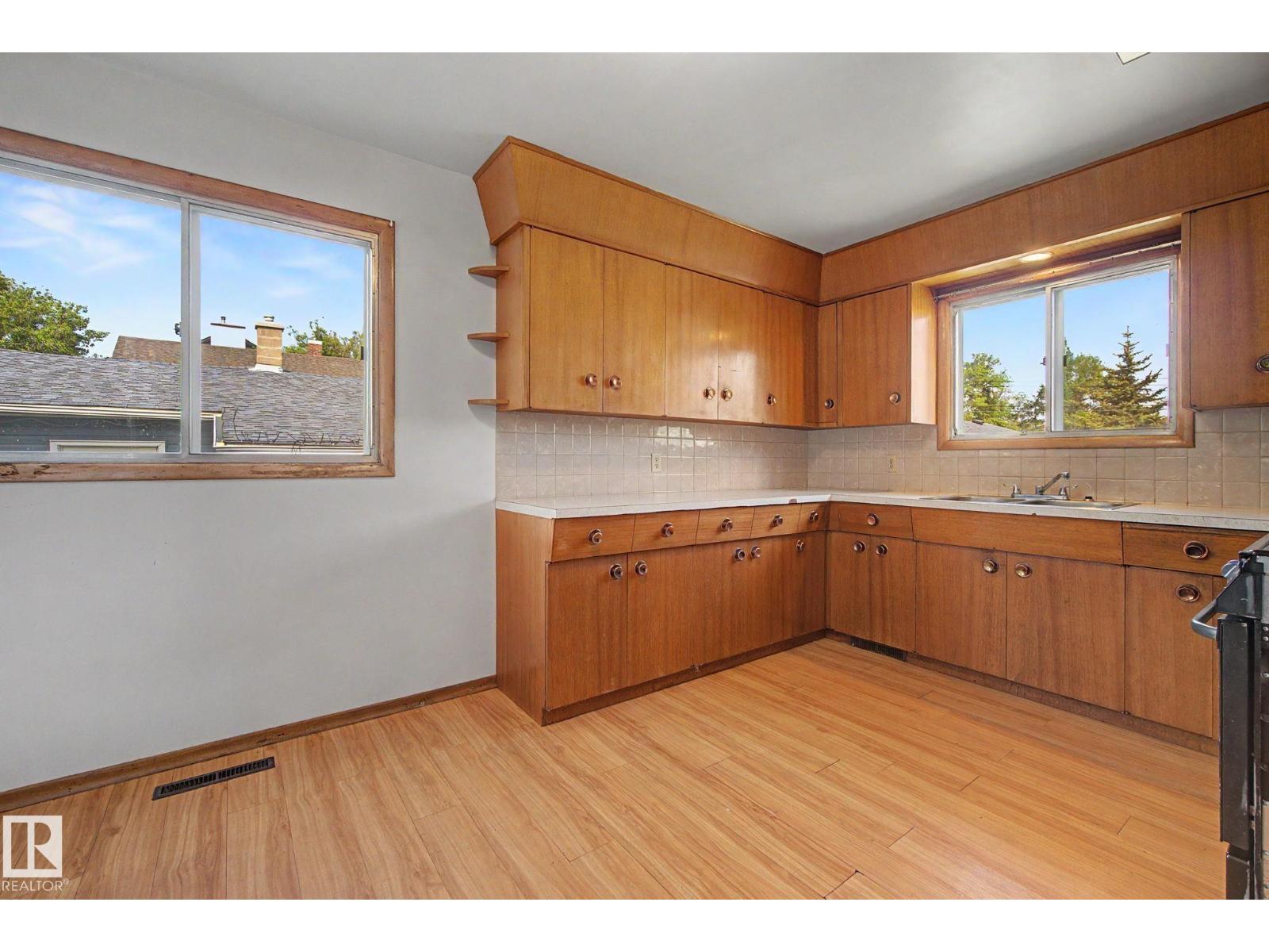 5103 54 AV — photo 9