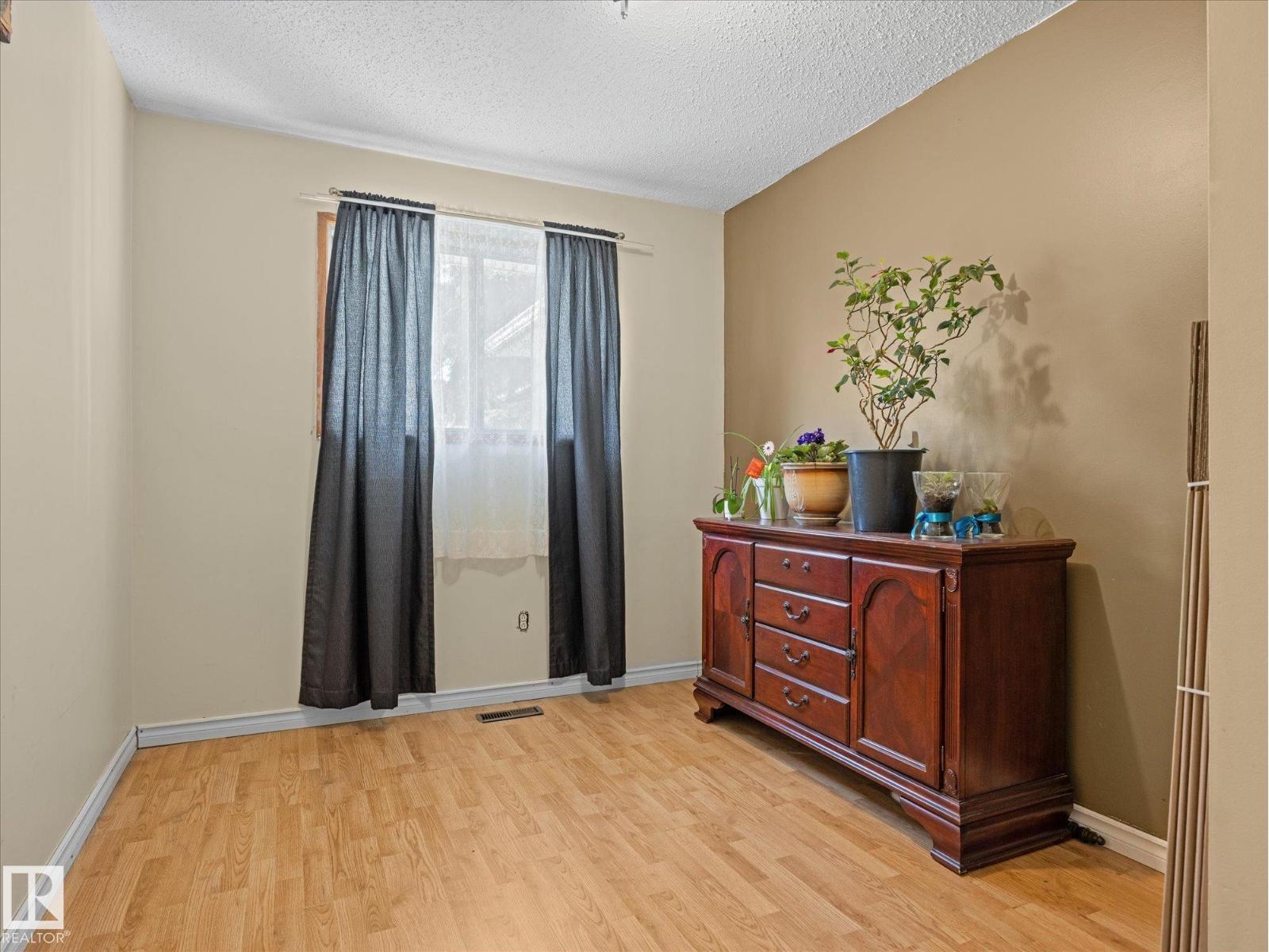11408 165 AV NW — photo 19