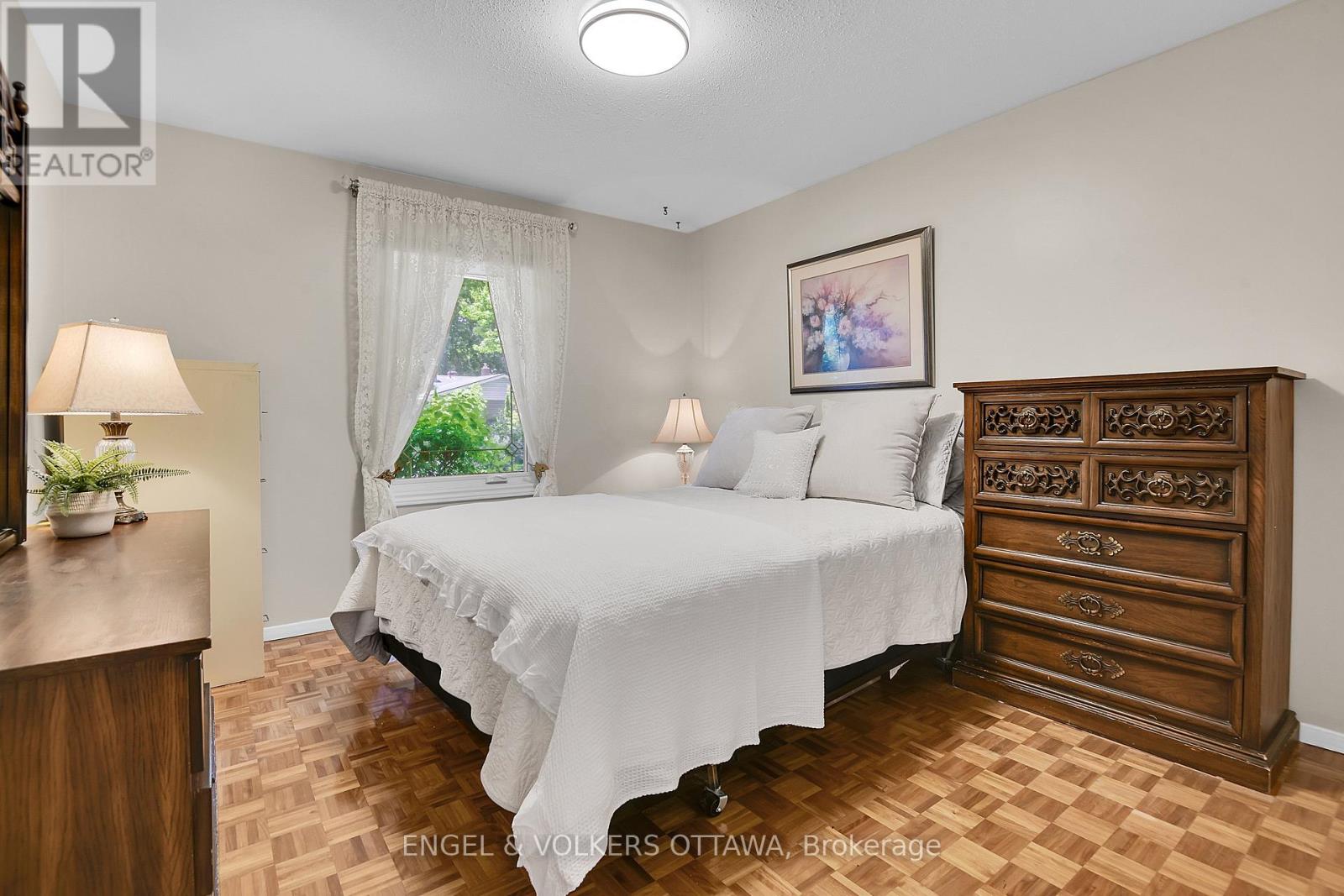 2123 BLUE JAY CRESCENT - 14