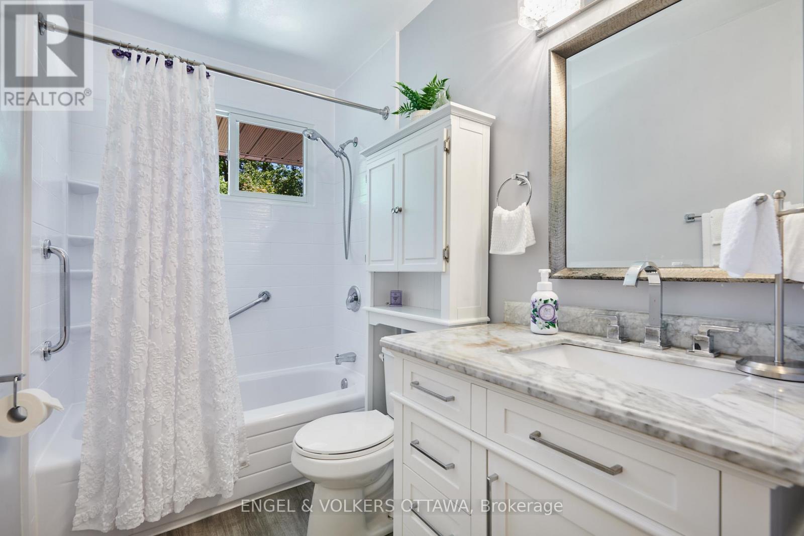 2123 BLUE JAY CRESCENT - 18