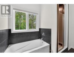 125 Mceachern Lane, Gravenhurst), ON P1P0H8 Photo 15