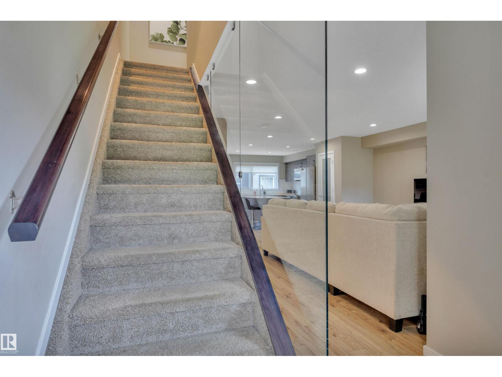 #46 1075 ROSENTHAL BV NW — photo 26