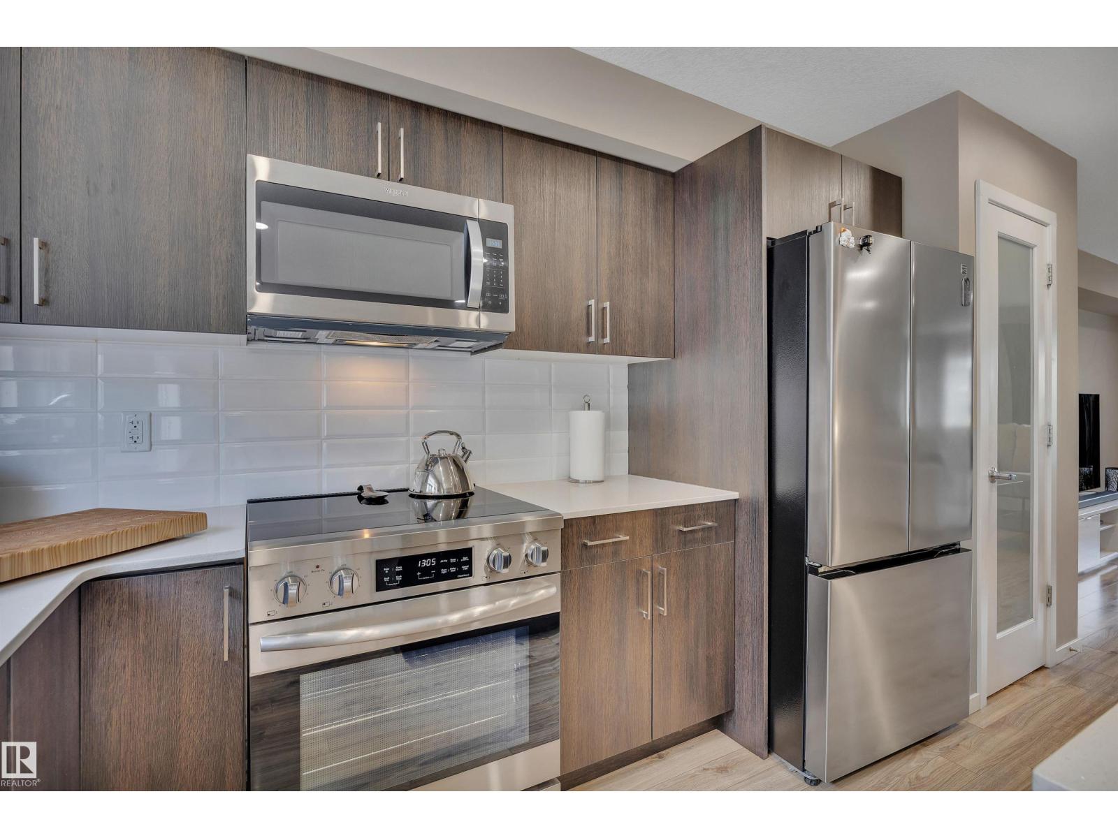 #46 1075 ROSENTHAL BV NW — photo 14