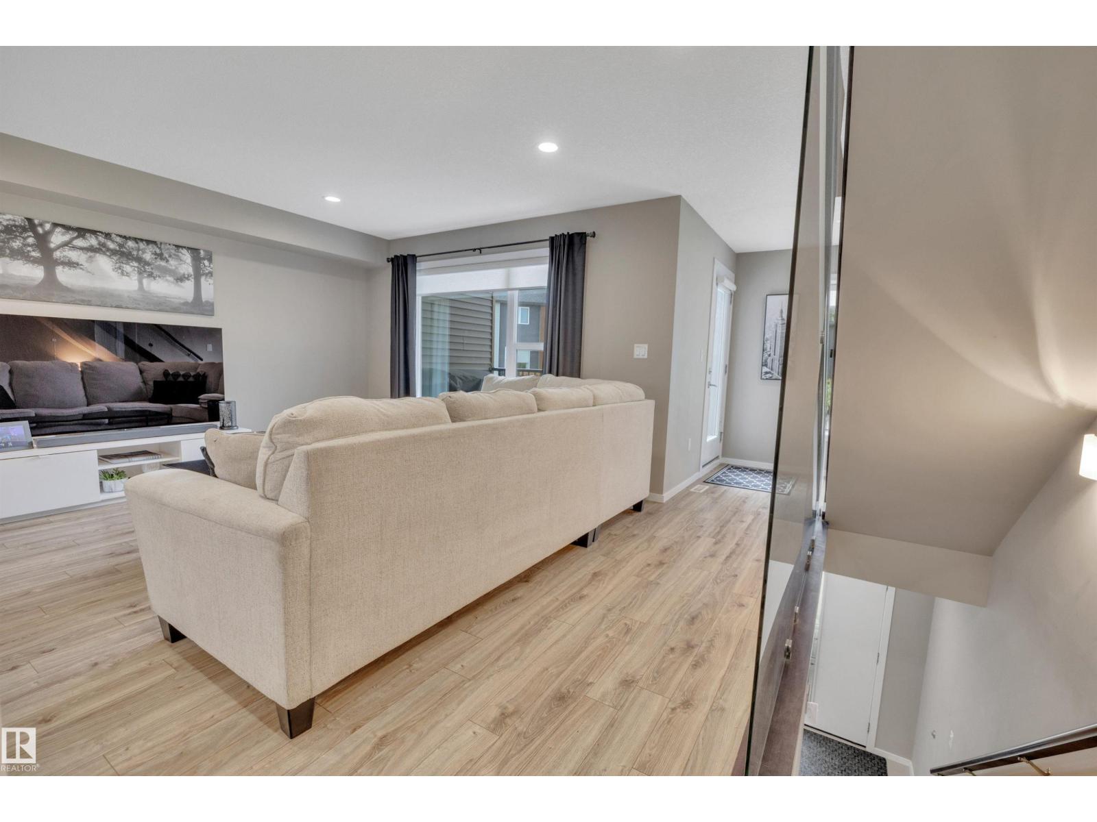 #46 1075 ROSENTHAL BV NW — photo 7