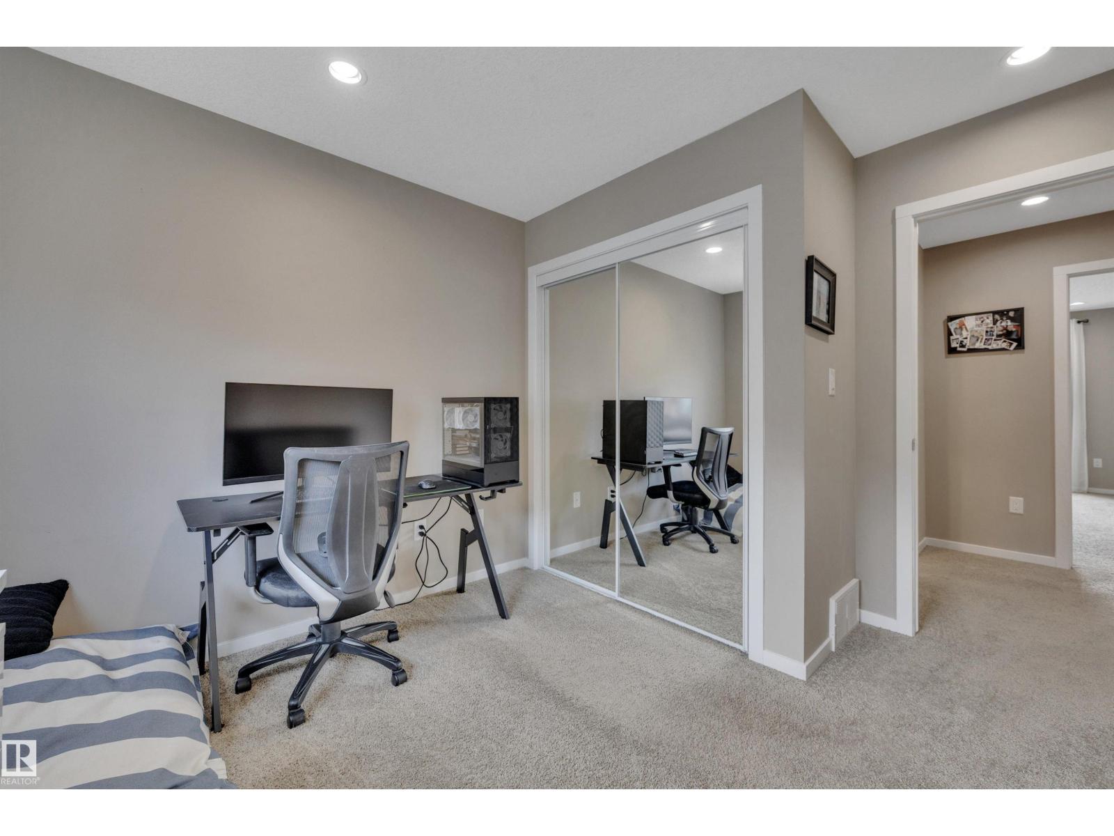 #46 1075 ROSENTHAL BV NW — photo 35