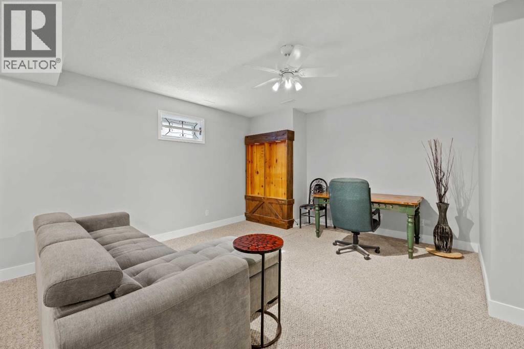 260 Riverside Mews SE - 34