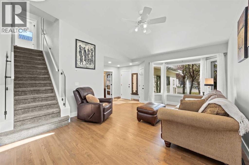 260 Riverside Mews SE - 8