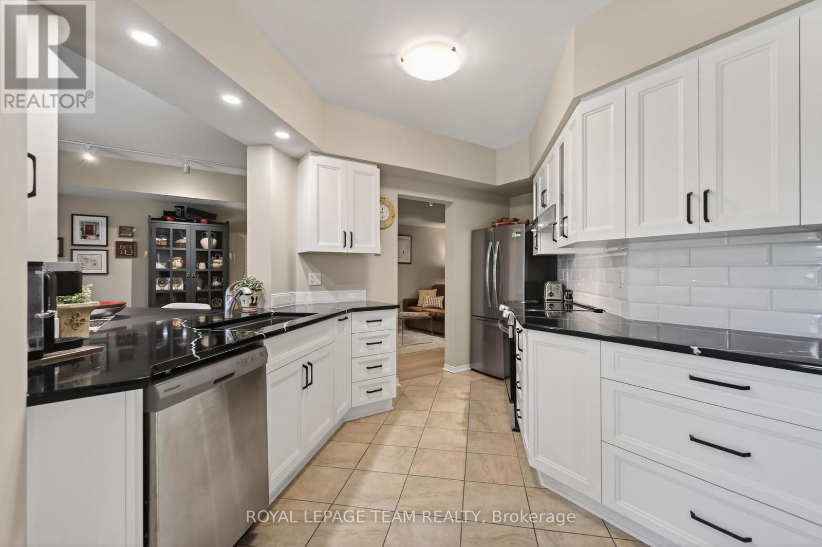 3 Bed, 2 Bath House for Sale in Ottawa – 91 ROBSON COURT, Ottawa – MLS# X13432418 - Image 28
