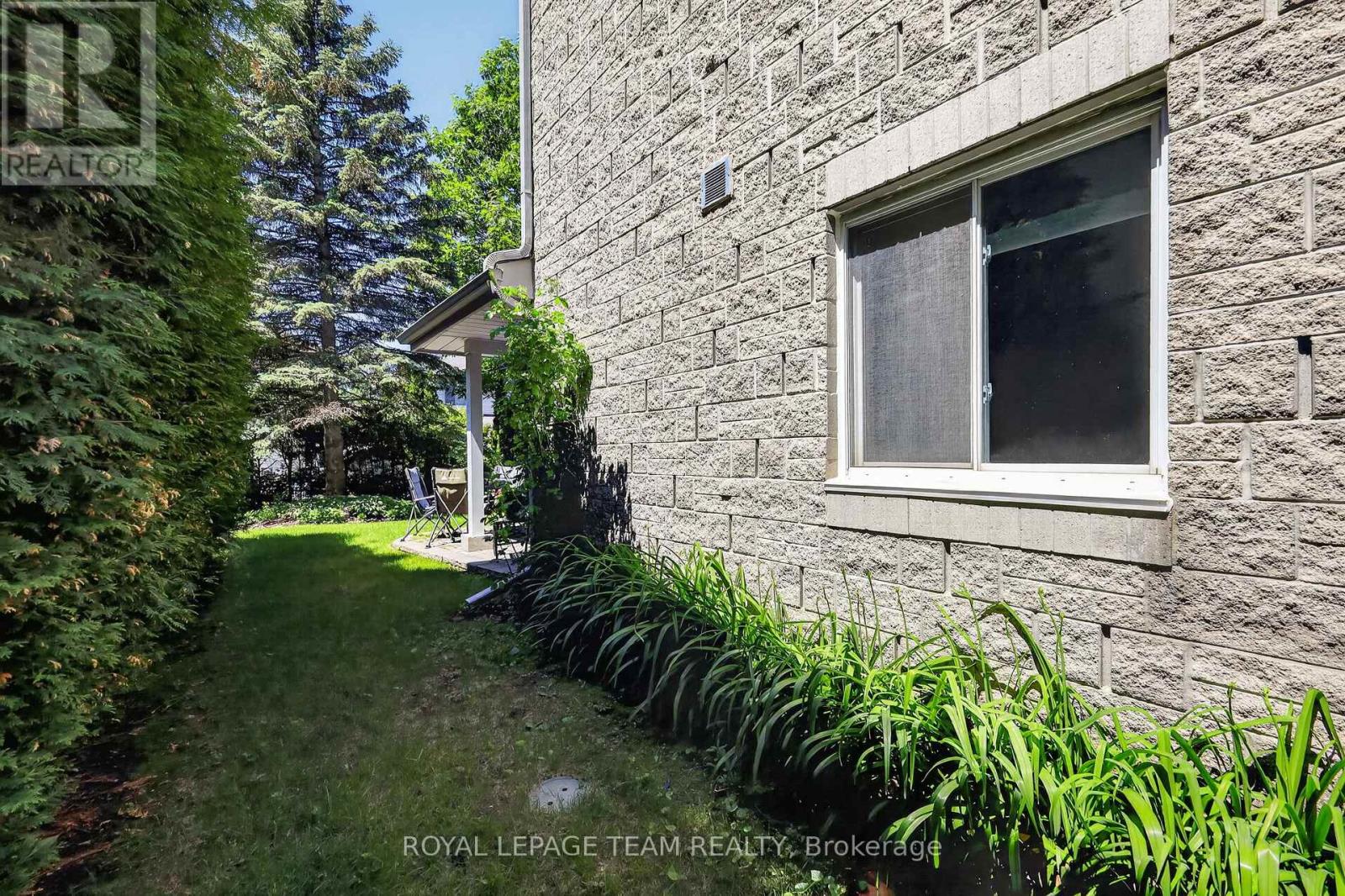 3 Bed, 2 Bath House for Sale in Ottawa – 91 ROBSON COURT, Ottawa – MLS# X13432418 - Image 26