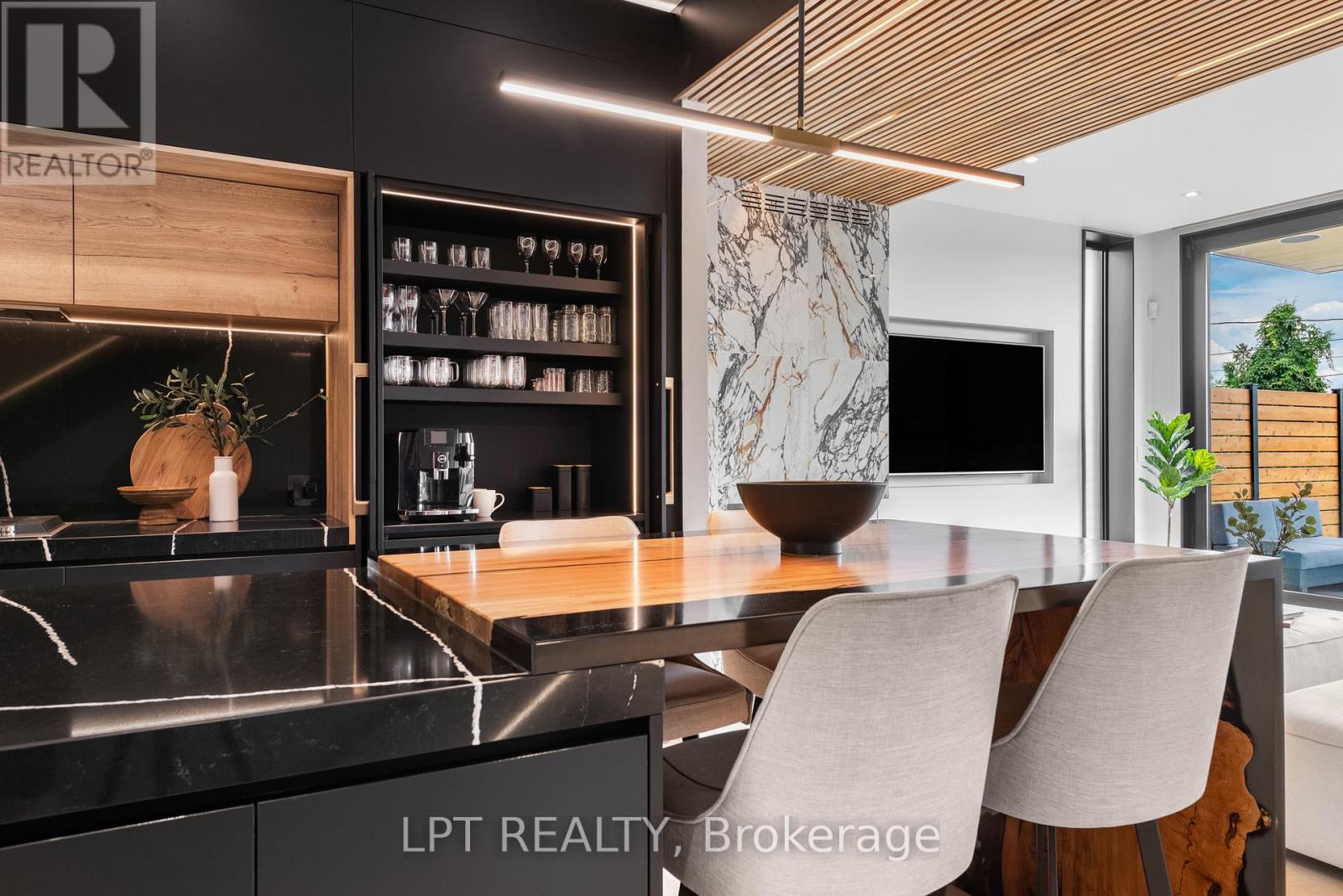 322 PERRIER AVENUE - 14