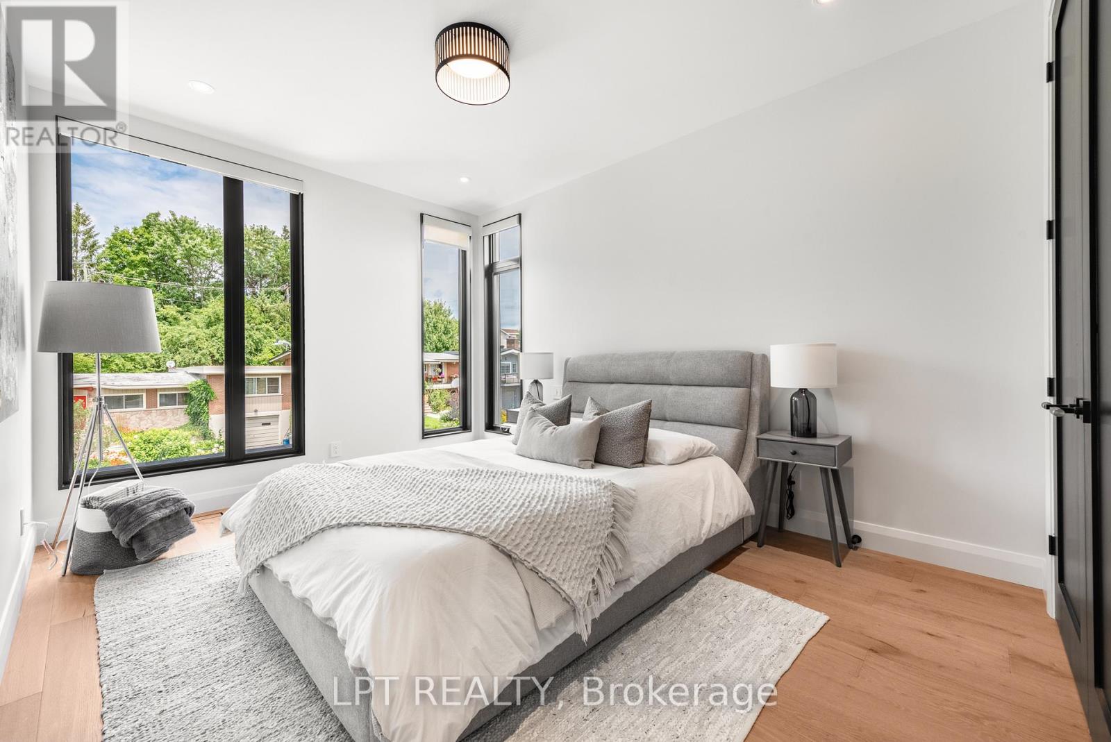 322 PERRIER AVENUE - 32