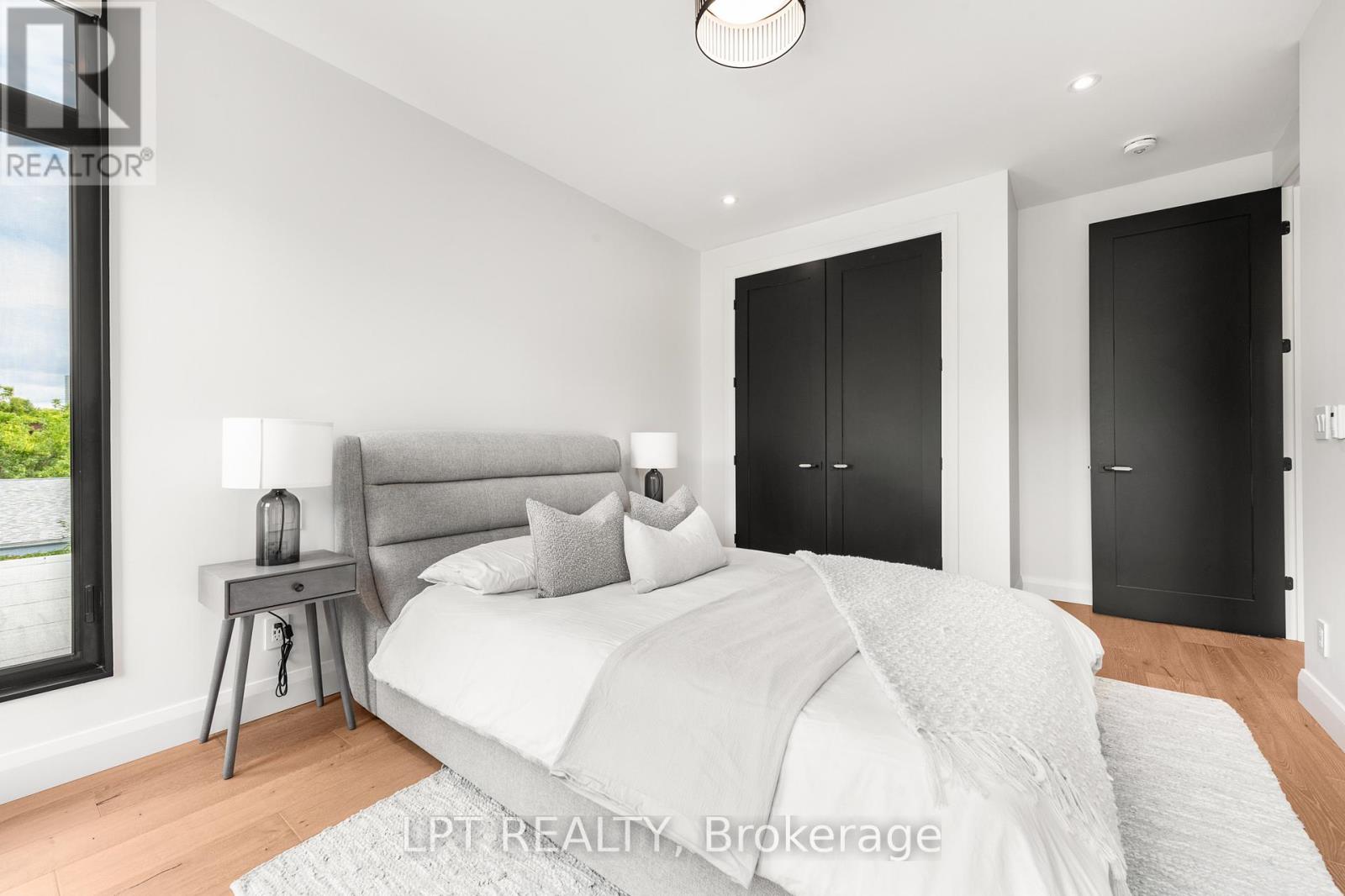 322 PERRIER AVENUE - 33