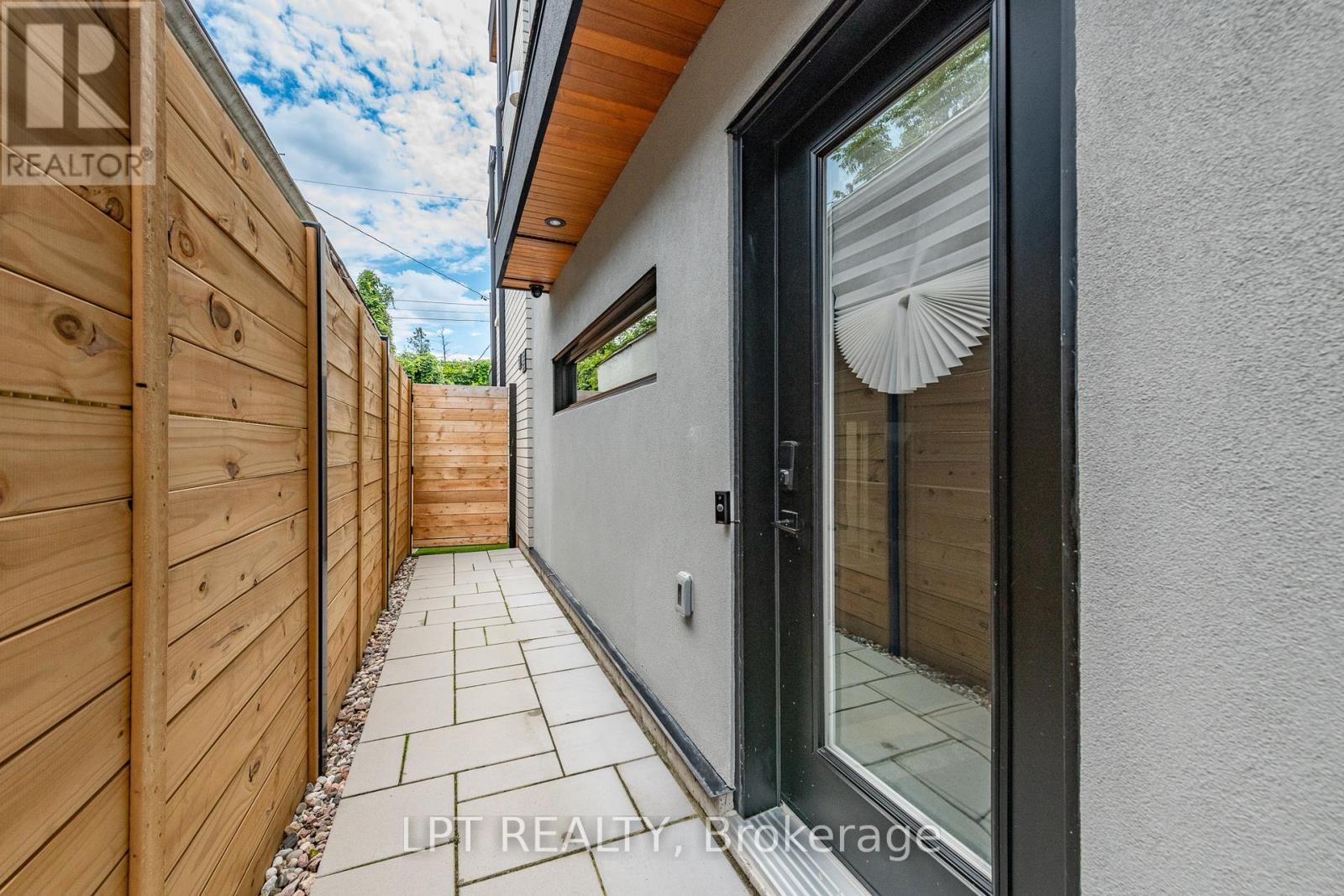 322 PERRIER AVENUE - 36