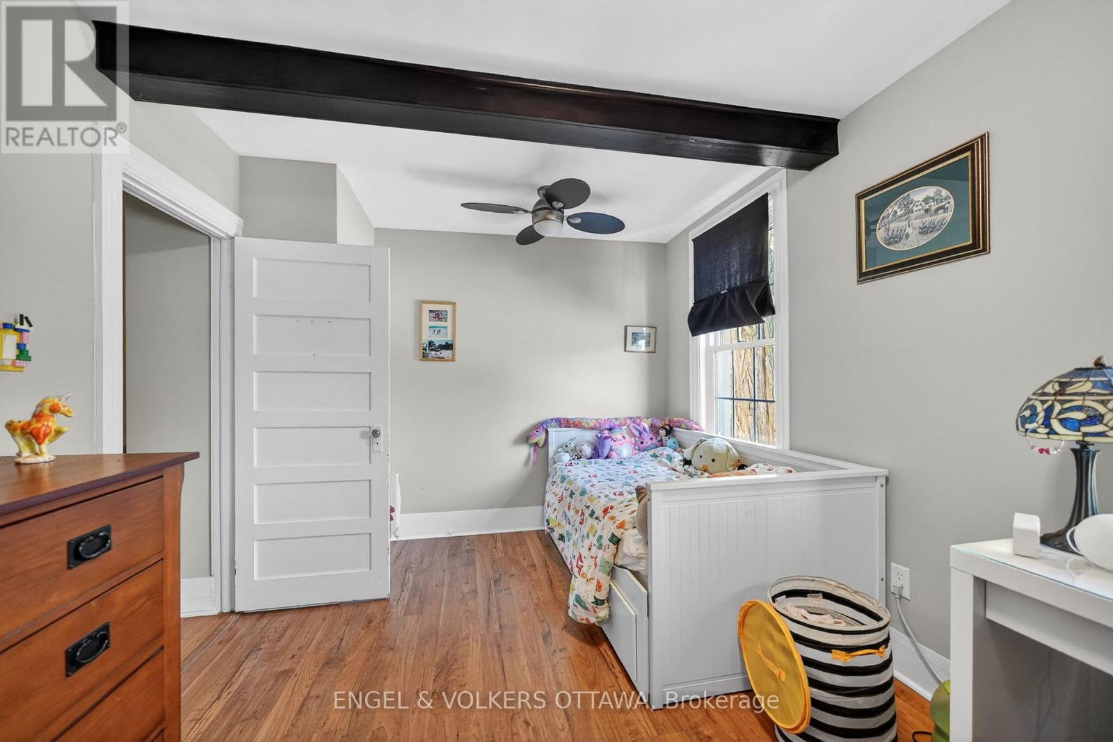 438 BYRON AVENUE - 16