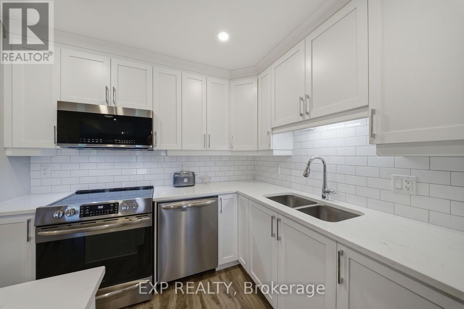 #203 225 SPENCE AVENUE - 14