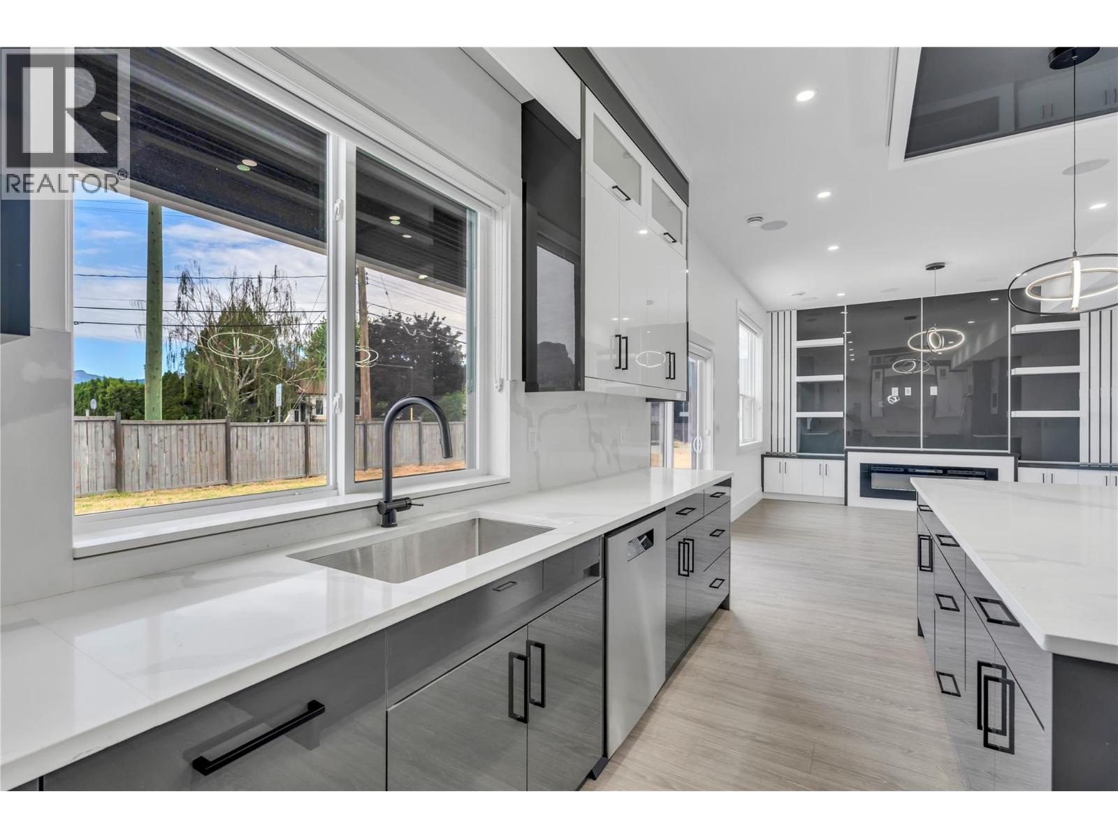 1720 Treffry Place - 6