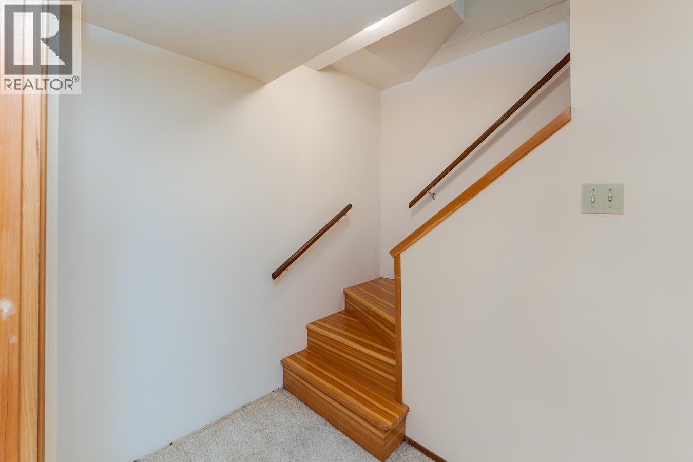 7411 TOOMBS DRIVE - 18