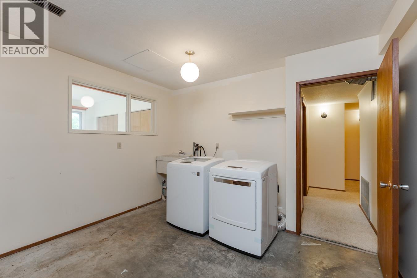 7411 TOOMBS DRIVE - 29