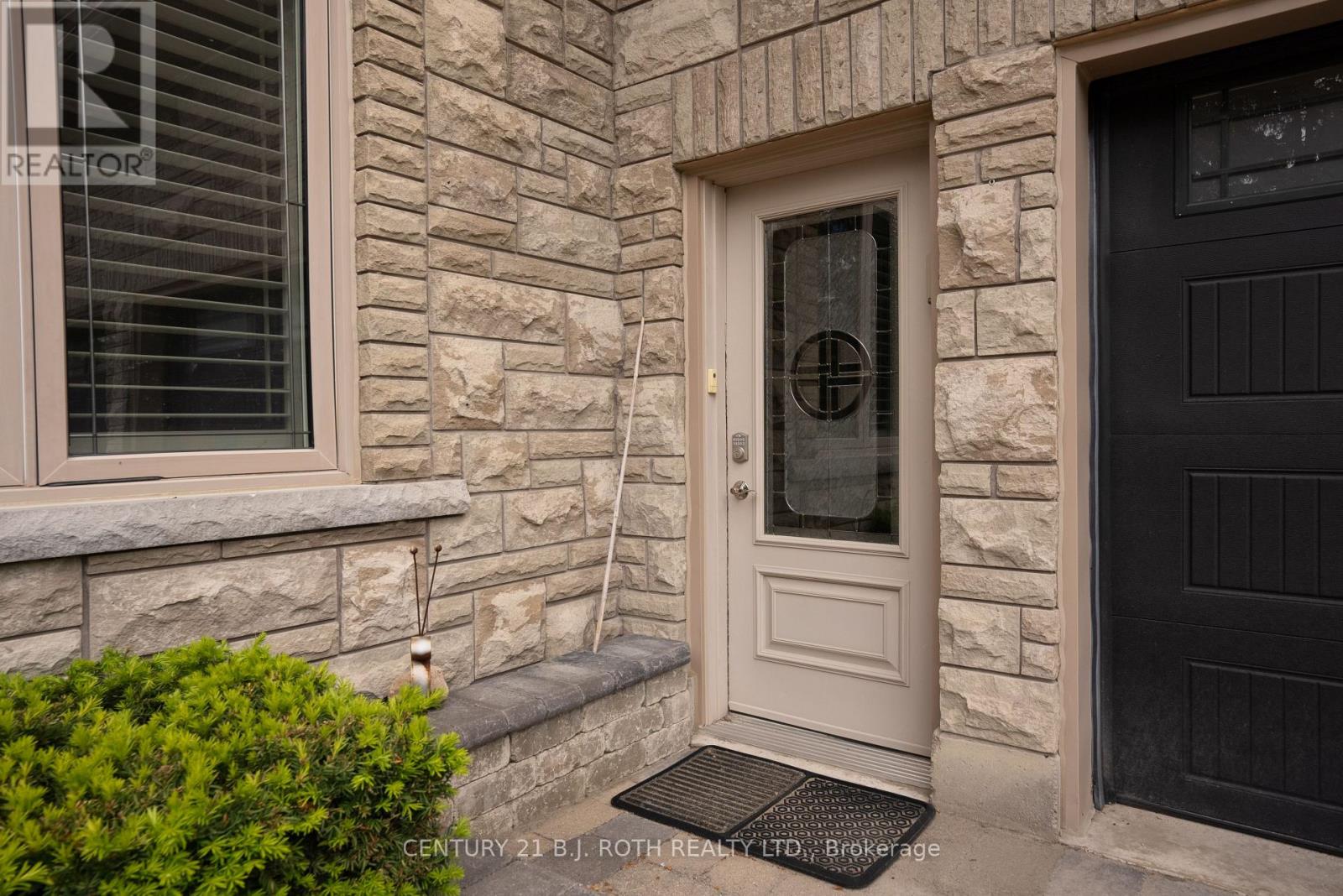 75 MARINE DRIVE - 24