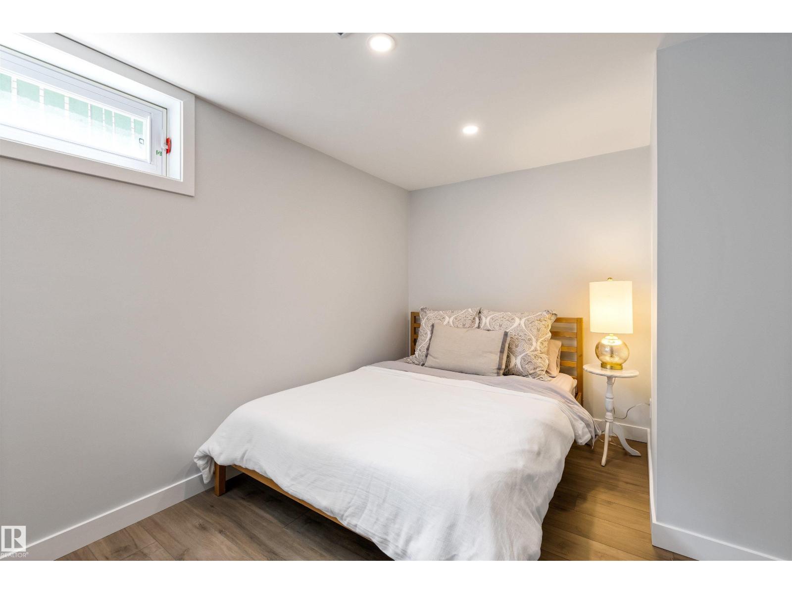 98 LANGHOLM DR — photo 35