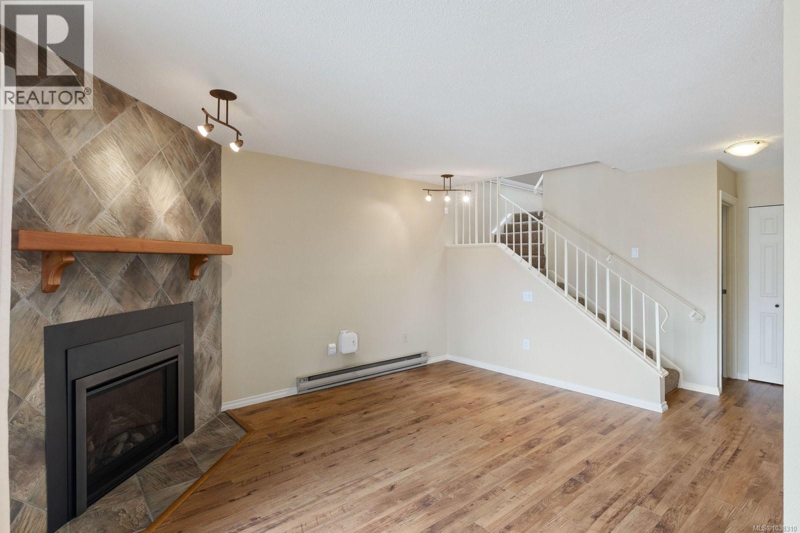 #3 67 Gorge Rd W - 6