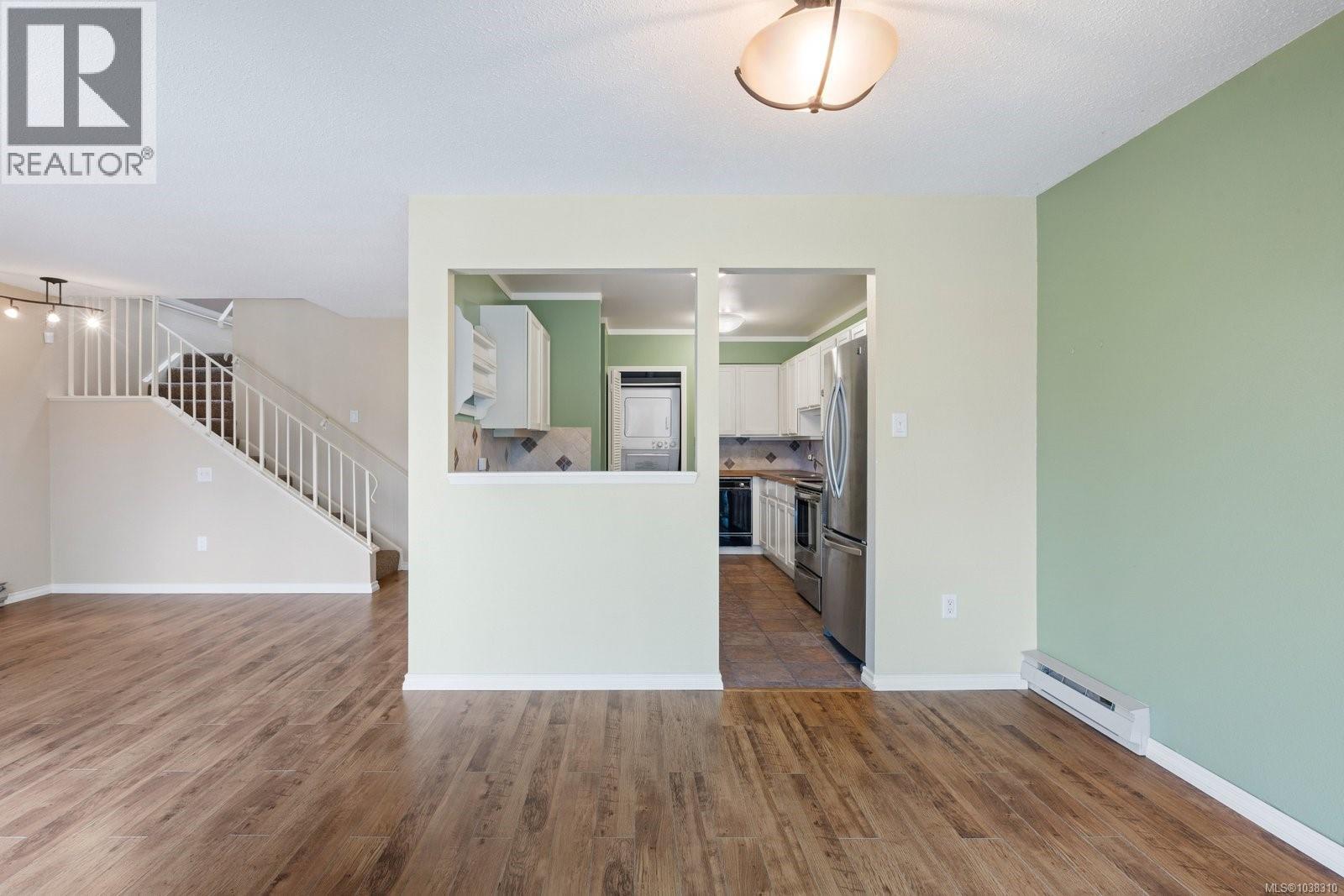 #3 67 Gorge Rd W - 8