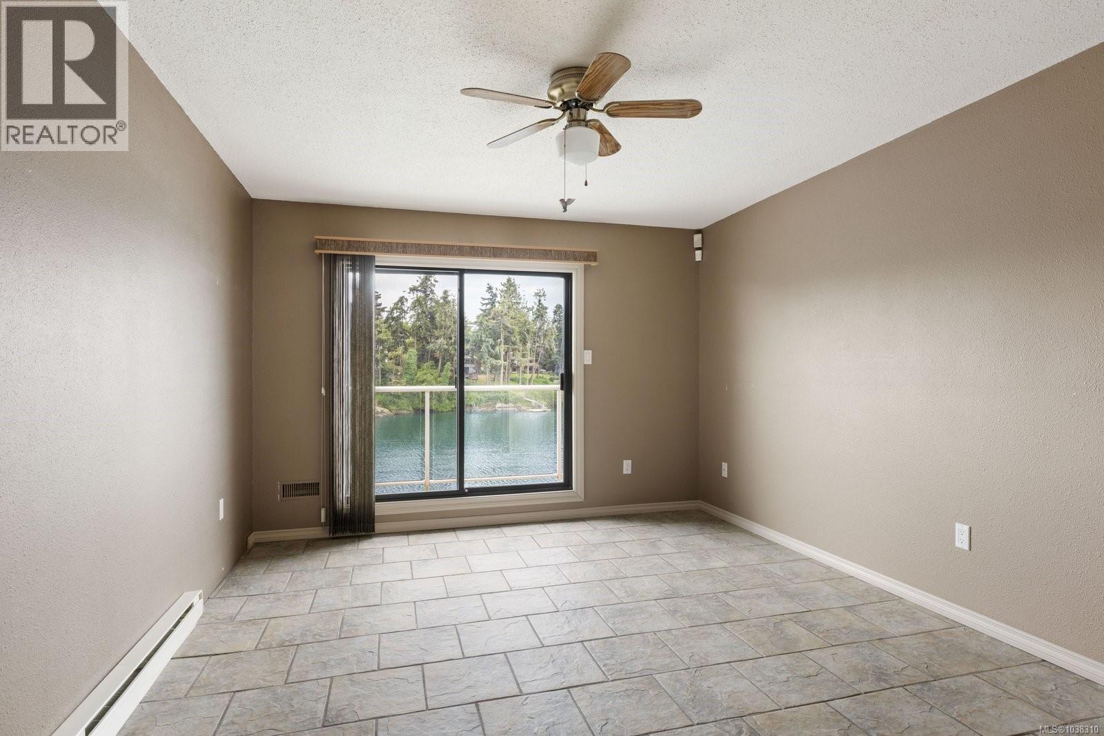 #3 67 Gorge Rd W - 20