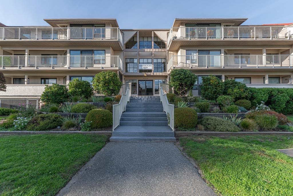 207 - 33233 BOURQUIN CRESCENT