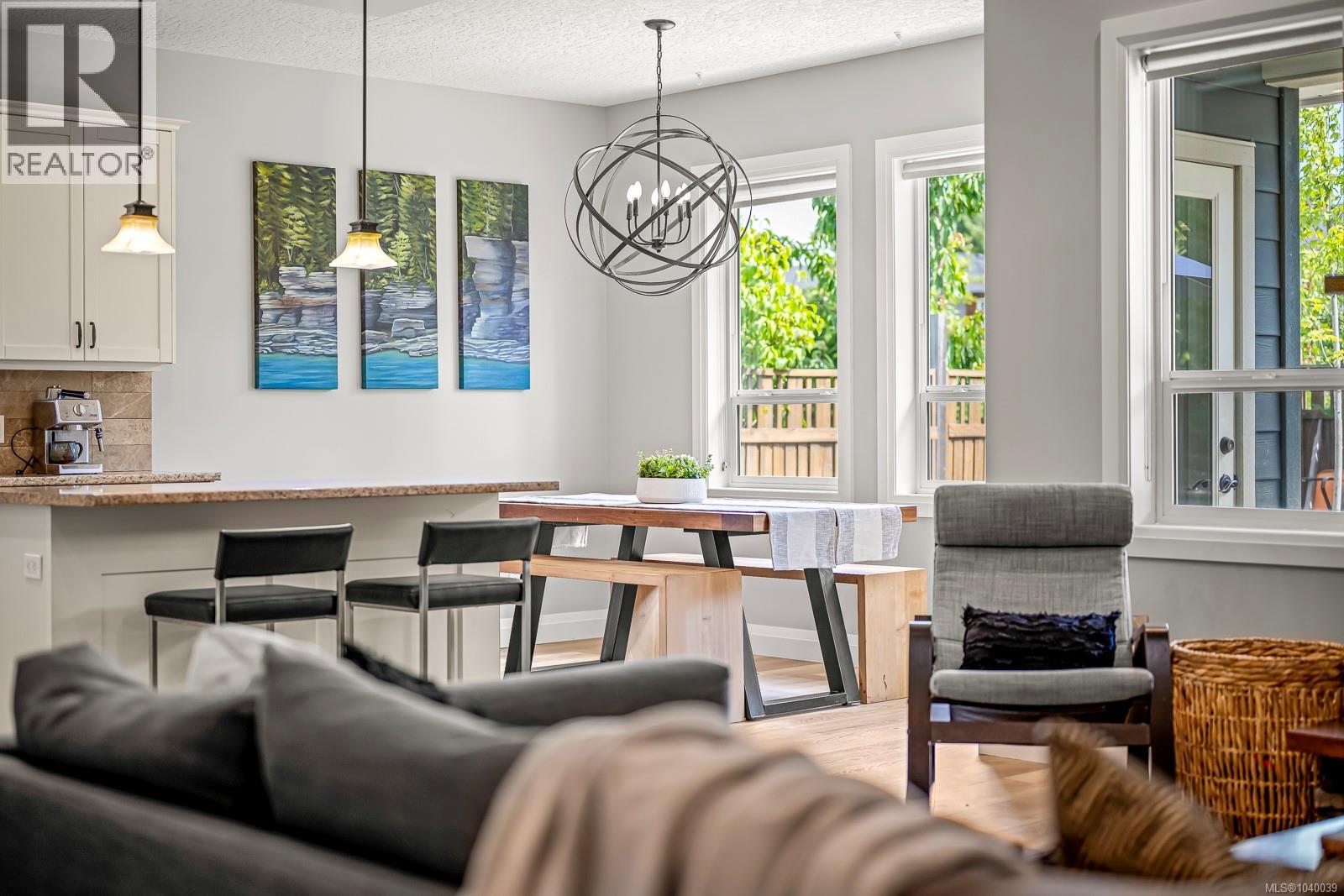 2593 Kendal Ave - Image 3