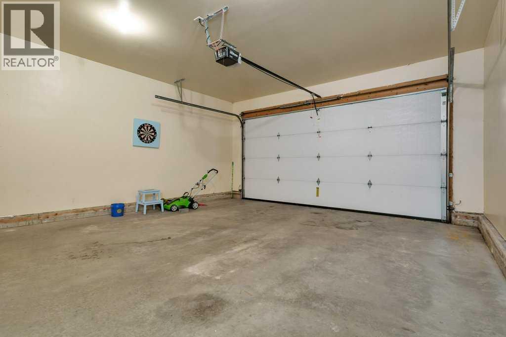 12 Oswald Close — photo 27