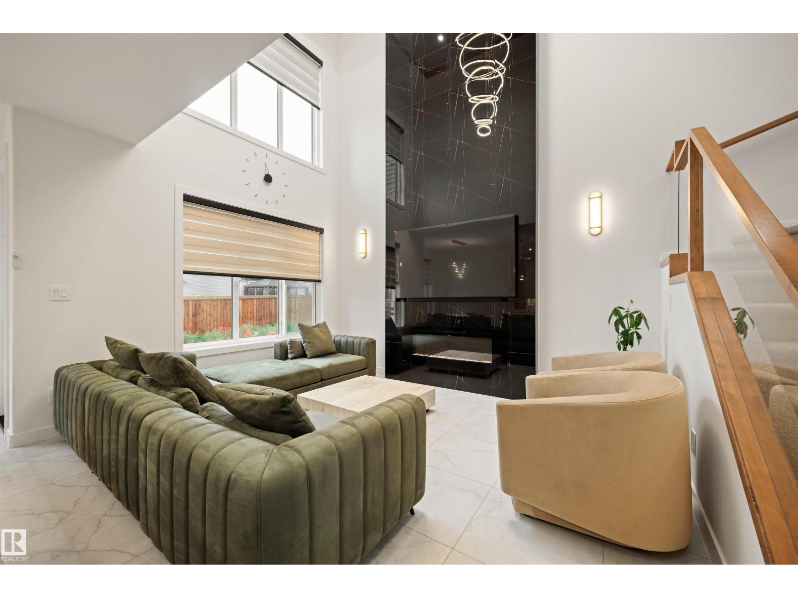 3512 45 AV NW - 12