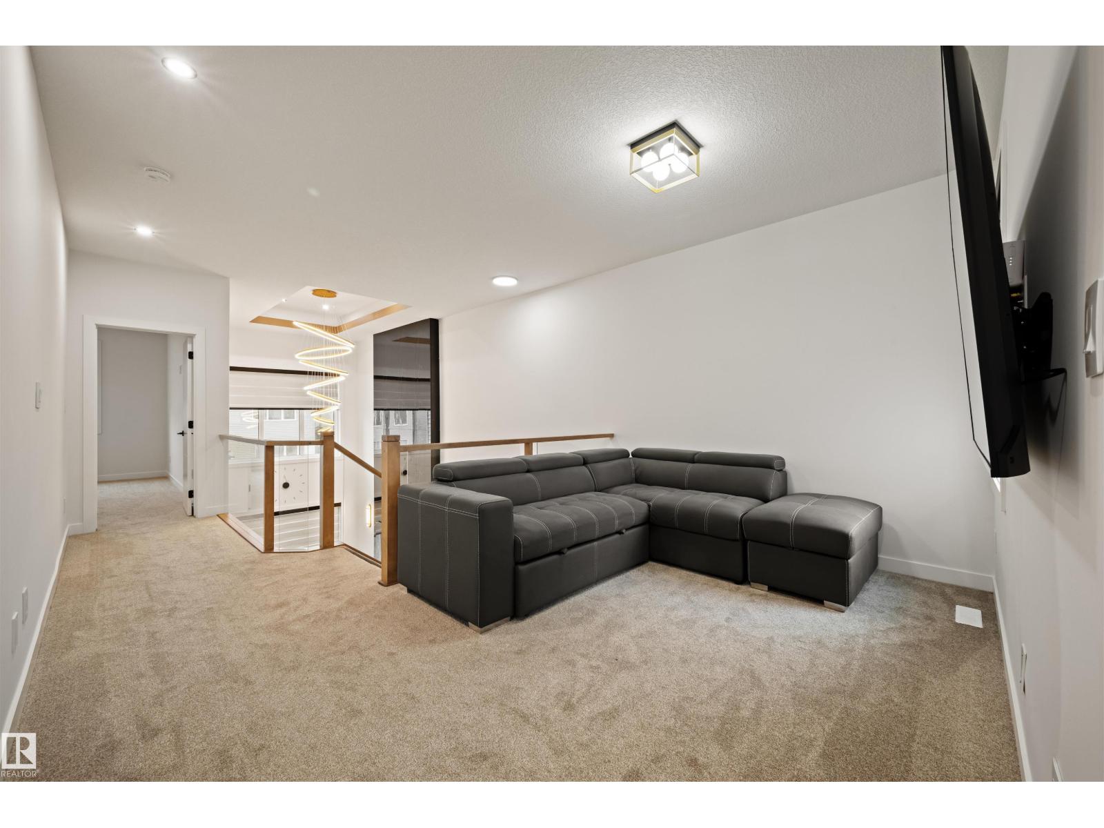 3512 45 AV NW - 23