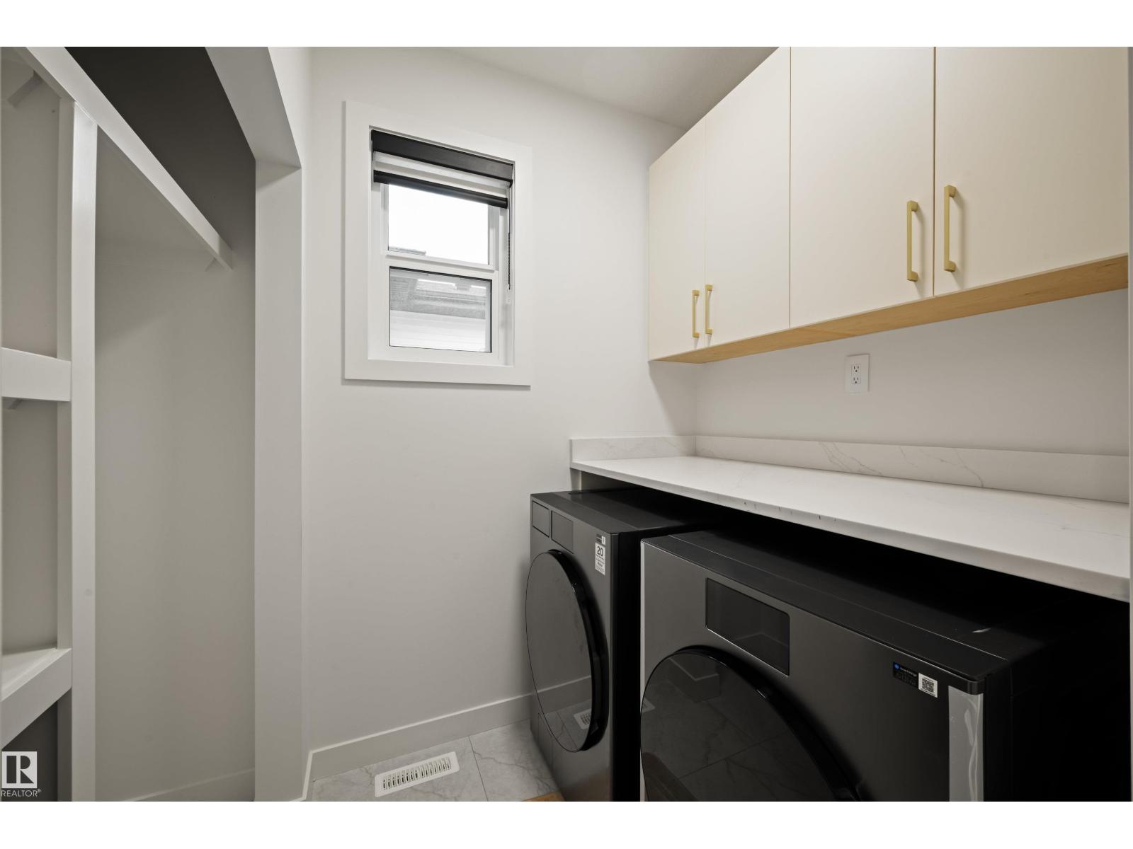 3512 45 AV NW - 24