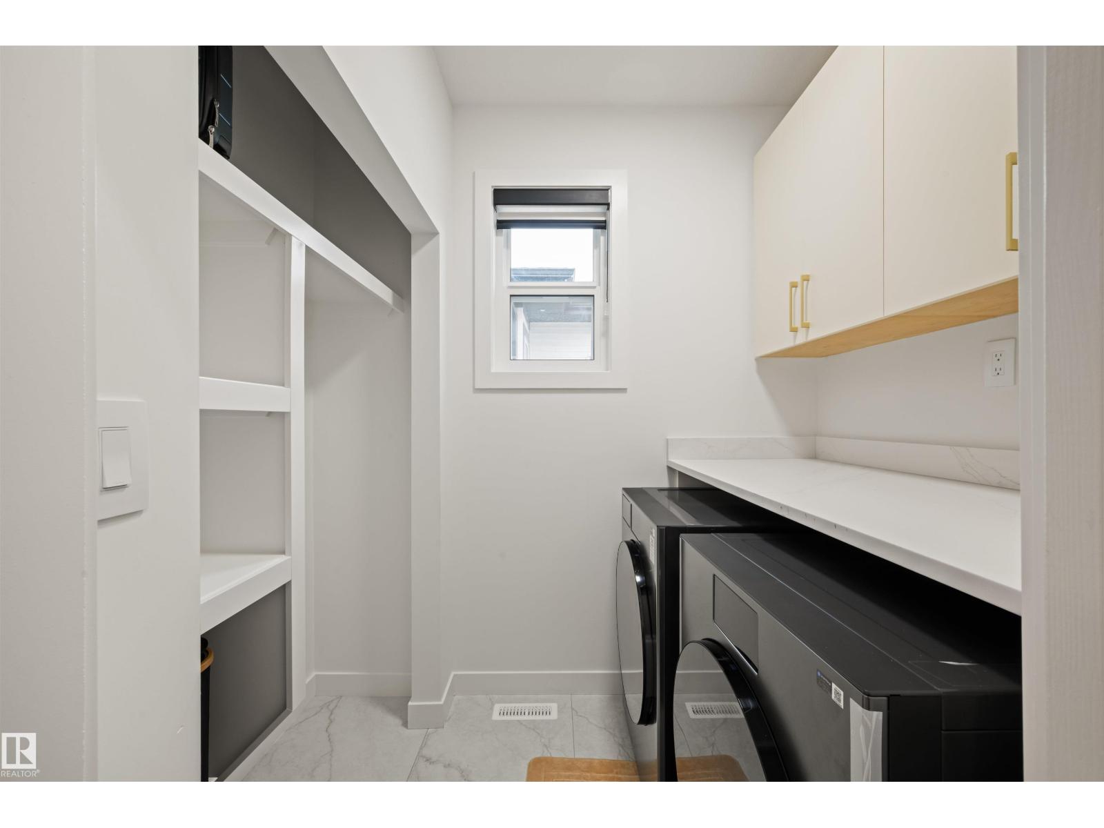 3512 45 AV NW - 25