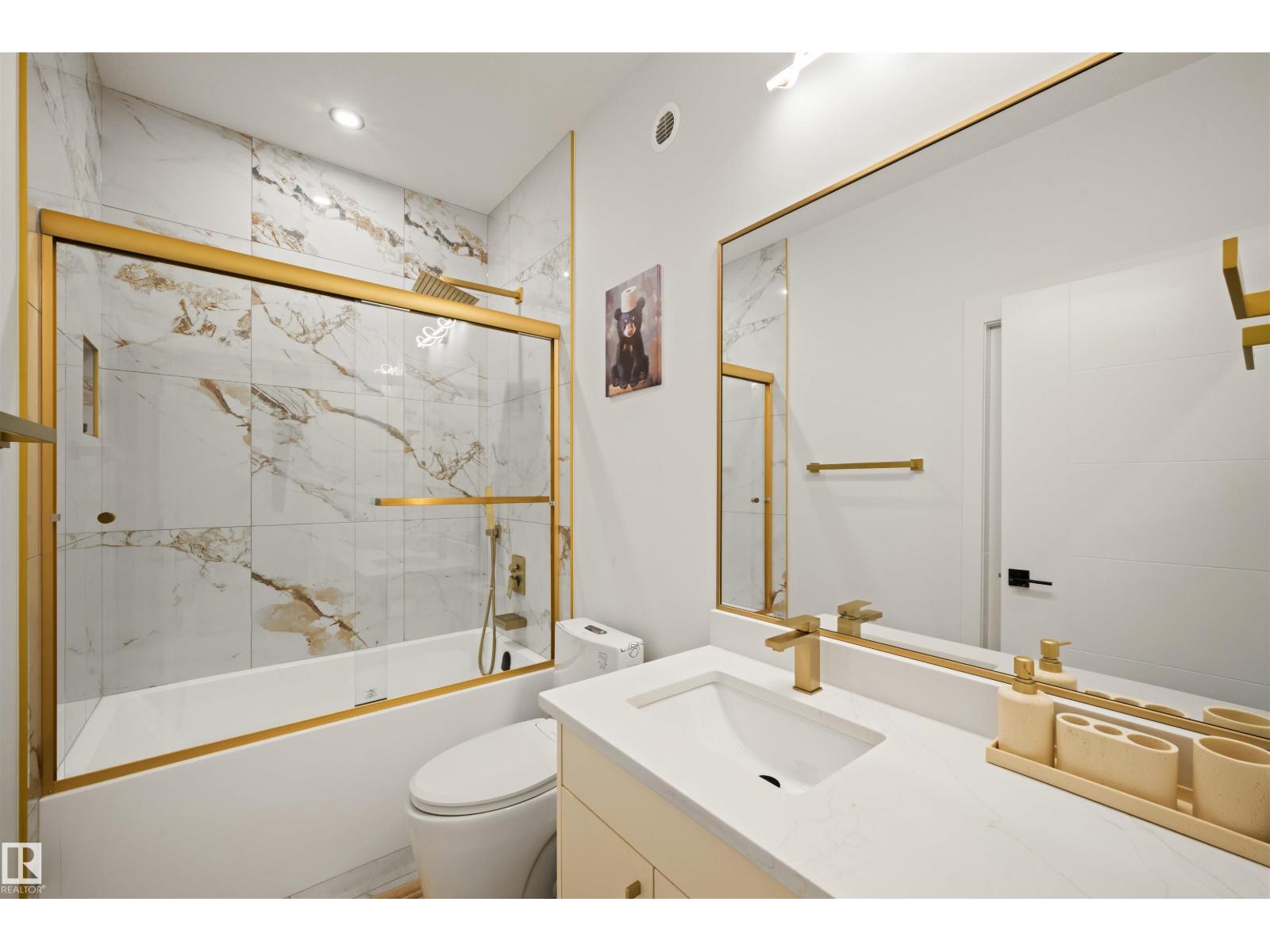 3512 45 AV NW - 26