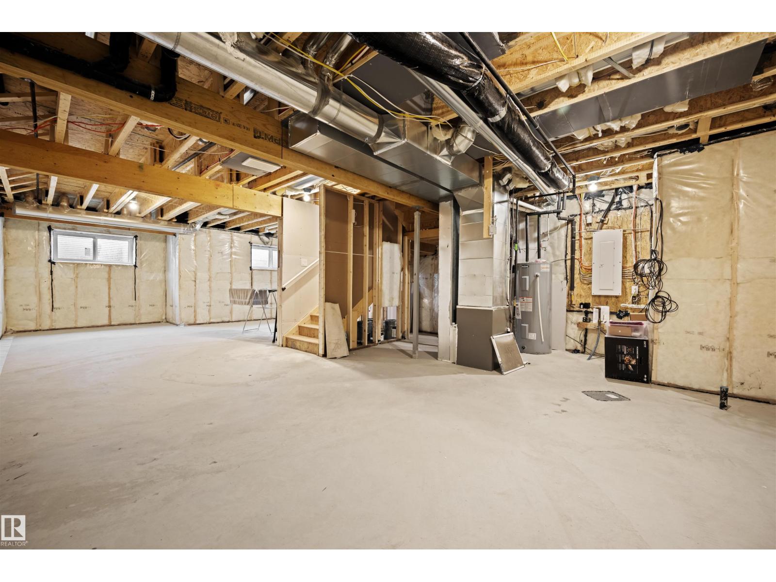3512 45 AV NW - 39
