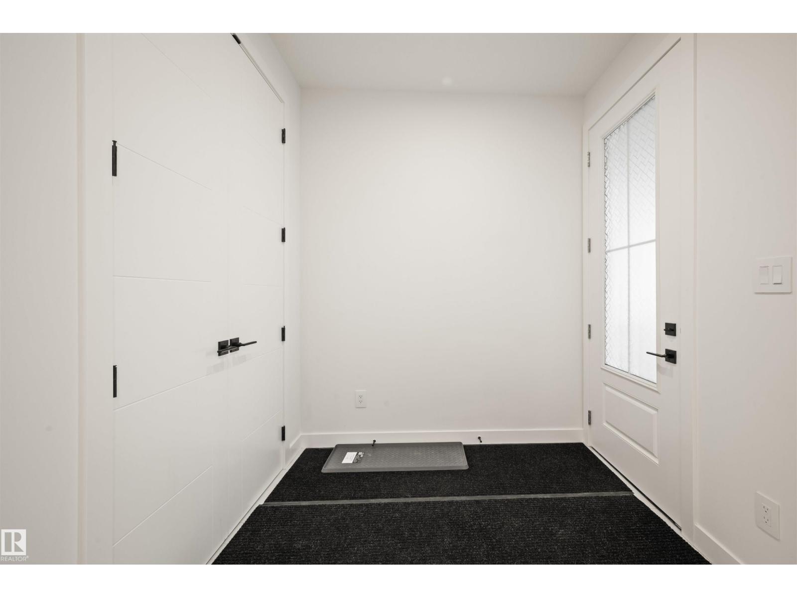 3512 45 AV NW - 4