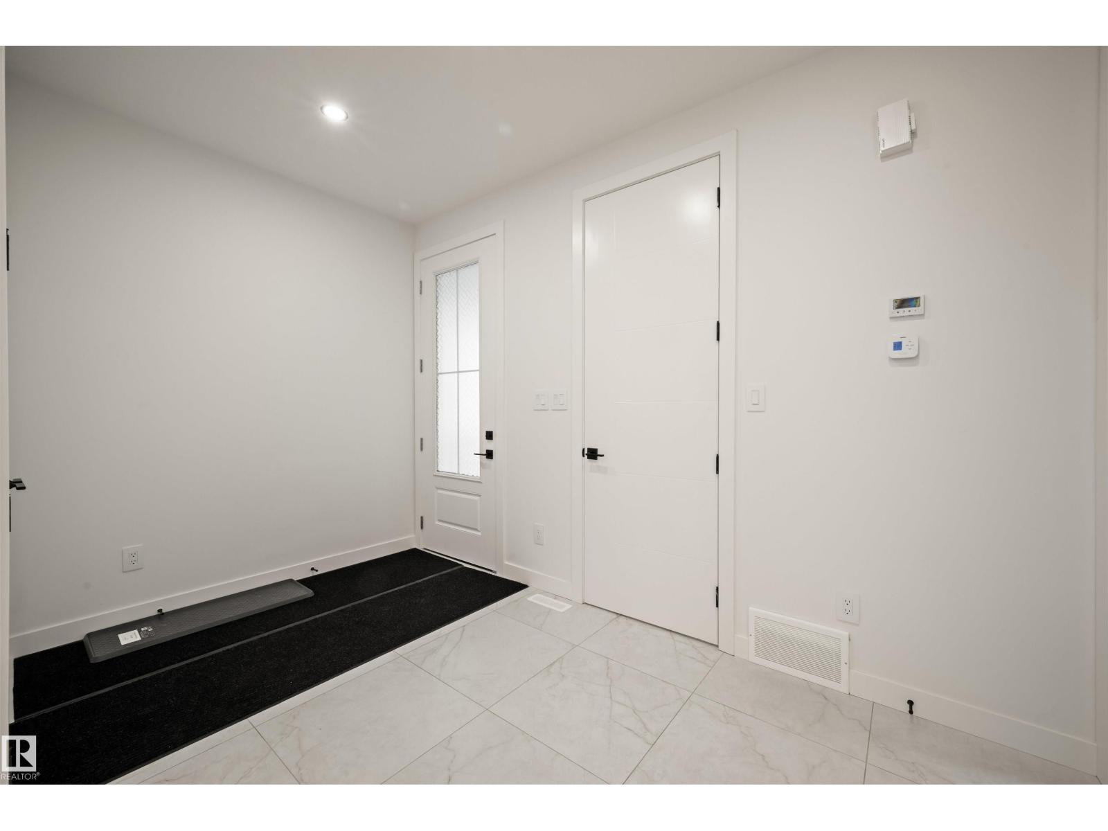 3512 45 AV NW - 5