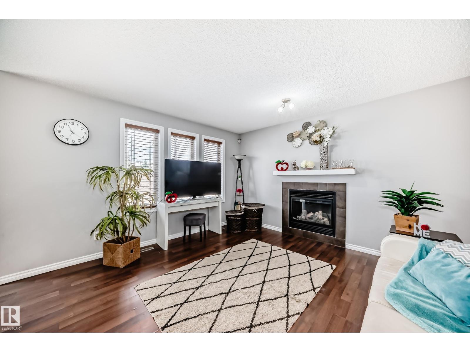 3734 9 ST NW - 16