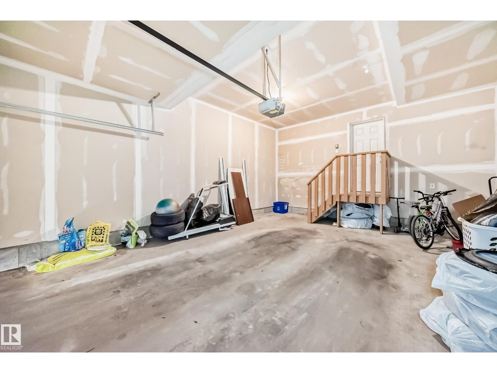 3734 9 ST NW - 37