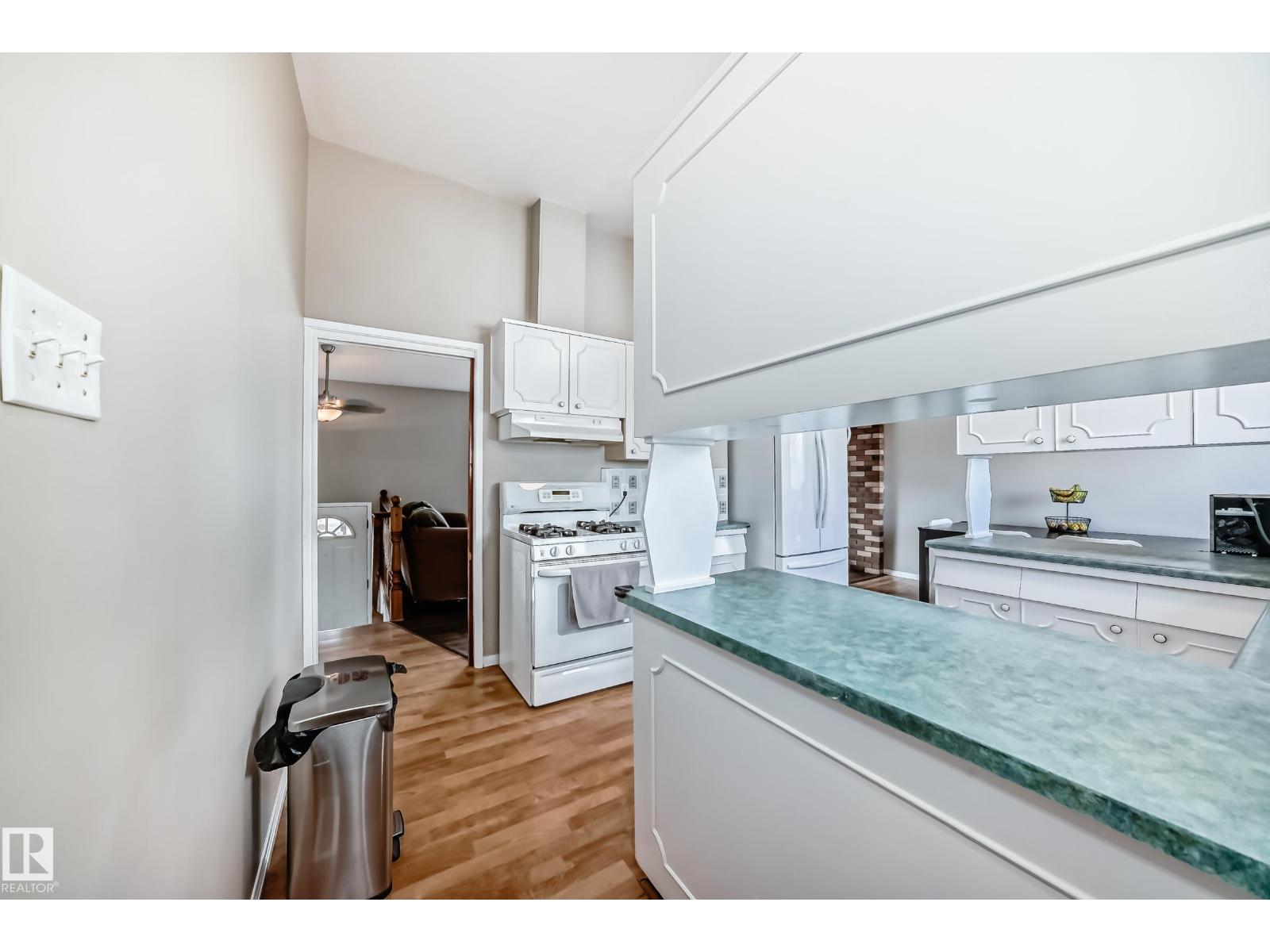 3734 9 ST NW - 7