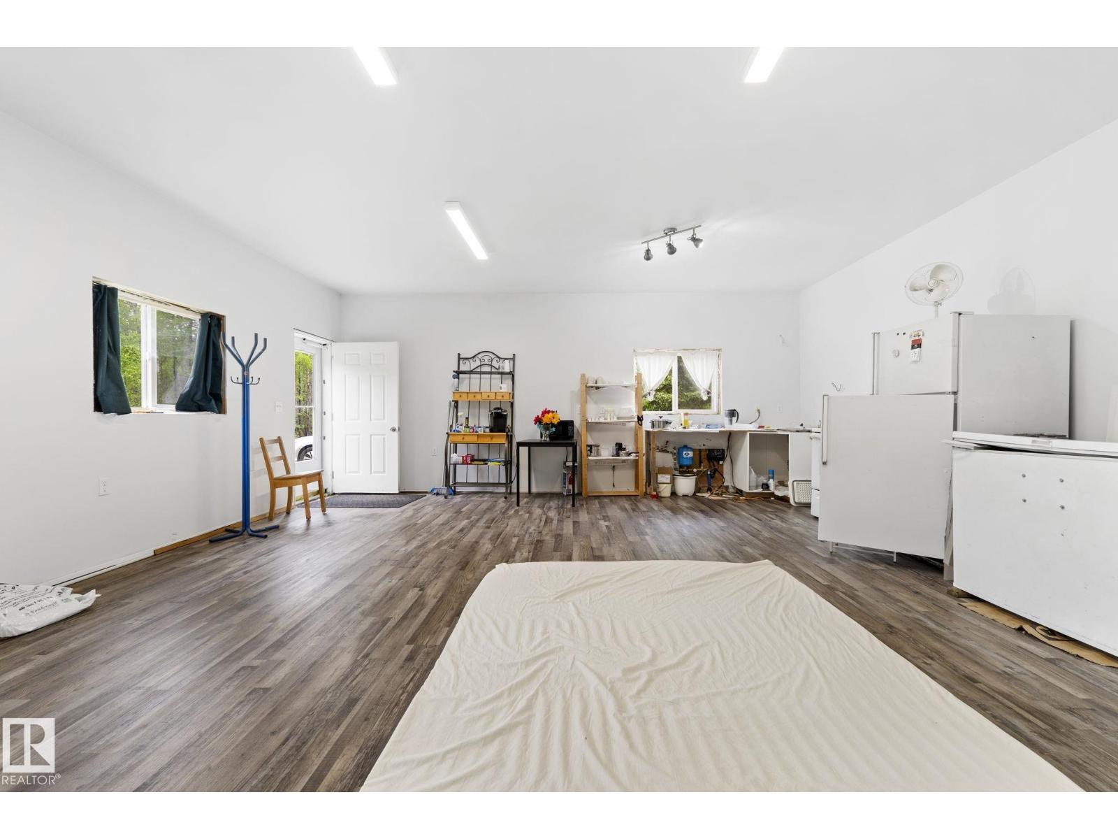 24007 TWP ROAD 592 - 11