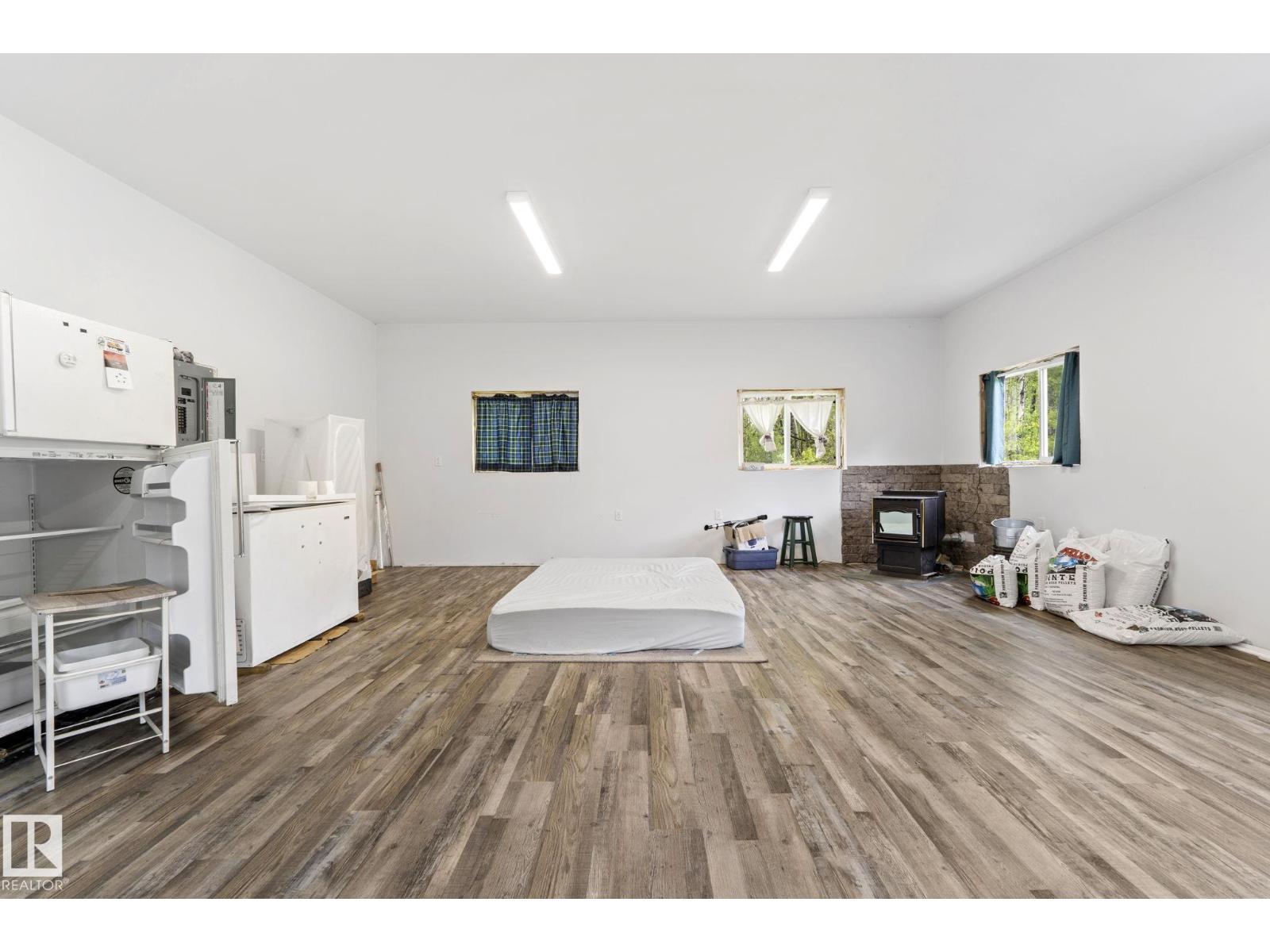 24007 TWP ROAD 592 - 8