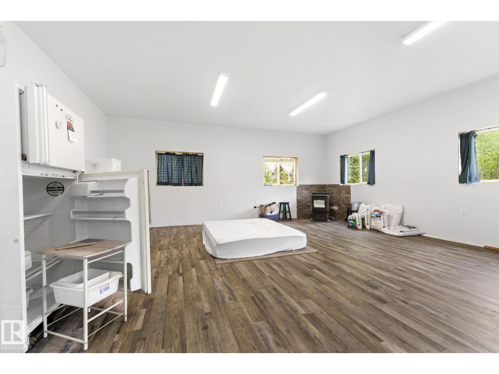 24007 TWP ROAD 592 - 9