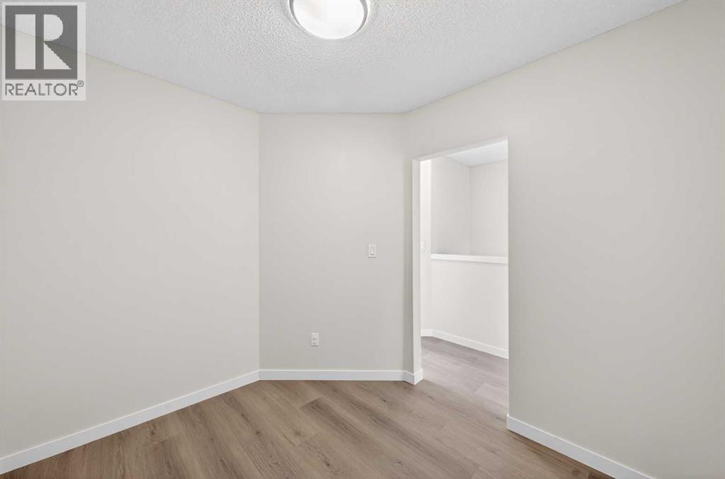 good size office or den